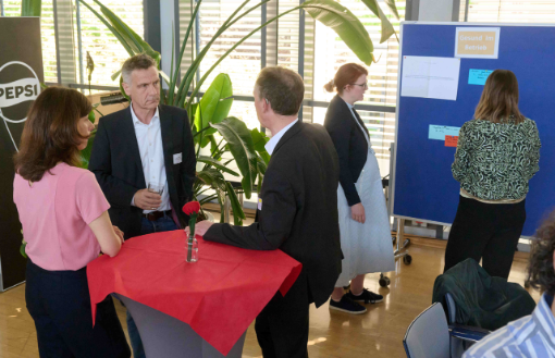 Anregendes Gespräch im Fachforum Anregendes Gespräch im Fachforum
